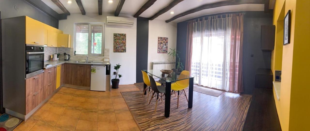 Trakia Street Apartment Plovdiv Buitenkant foto
